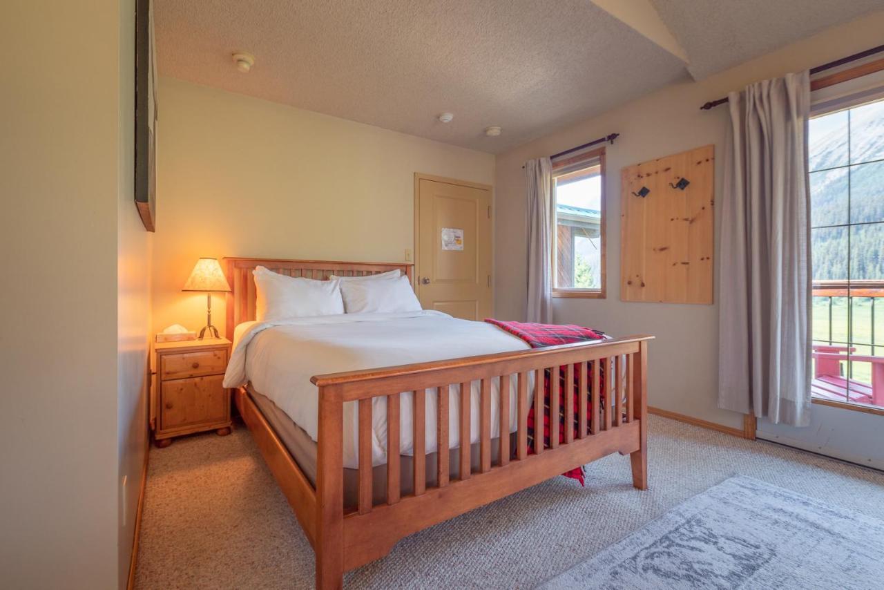 Mount Engadine Lodge 카나나스키스 외부 사진