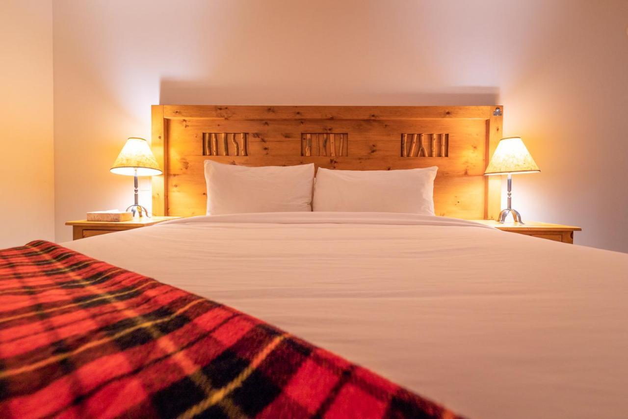 Mount Engadine Lodge 카나나스키스 외부 사진